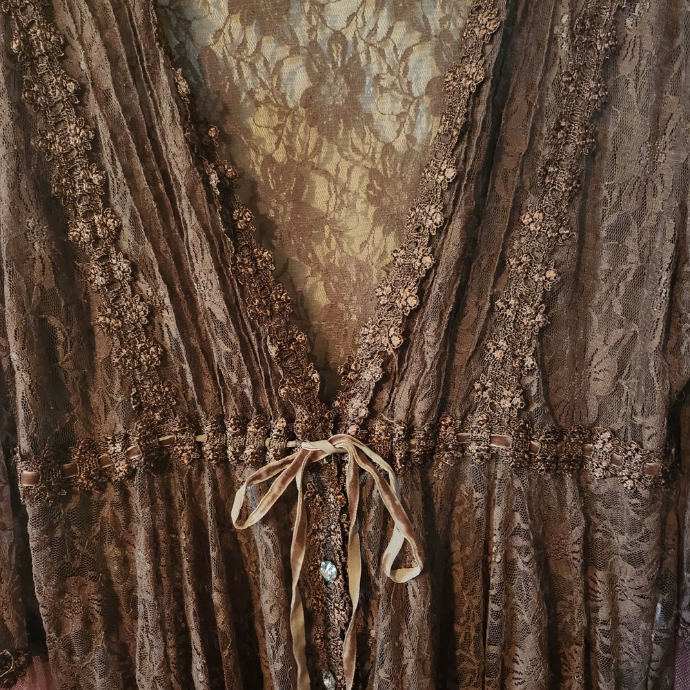 Adore Lace Top - Brown and Pink - Picture 3 of 7